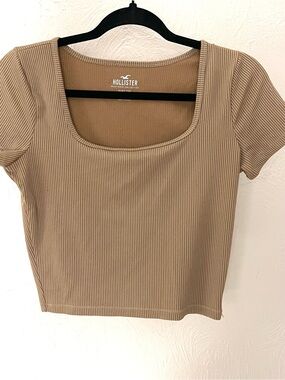 Hollister Ribbed Scoop Neck Crop Top in Camel Brown